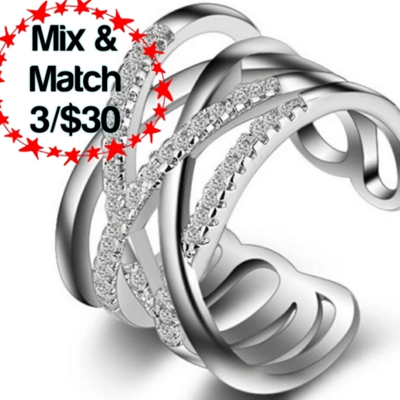 Fashion Jewelry Jewelry - 🔹️Silvertone Adjustable Ring w/ Rhinestones